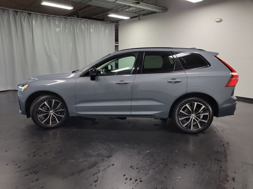 2024 Volvo XC60 B5 Plus Dark Theme
