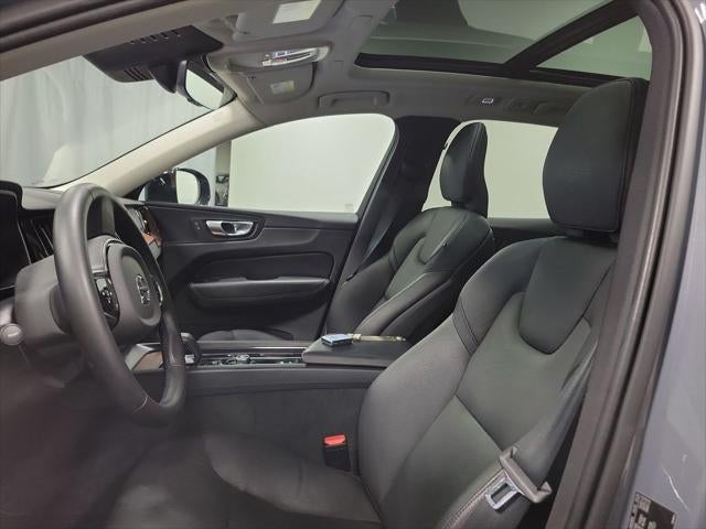 2024 Volvo XC60 B5 Plus Dark Theme