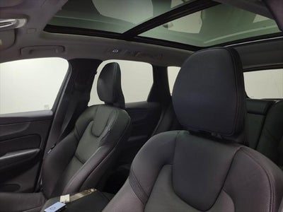 2024 Volvo XC60 B5 Plus Dark Theme