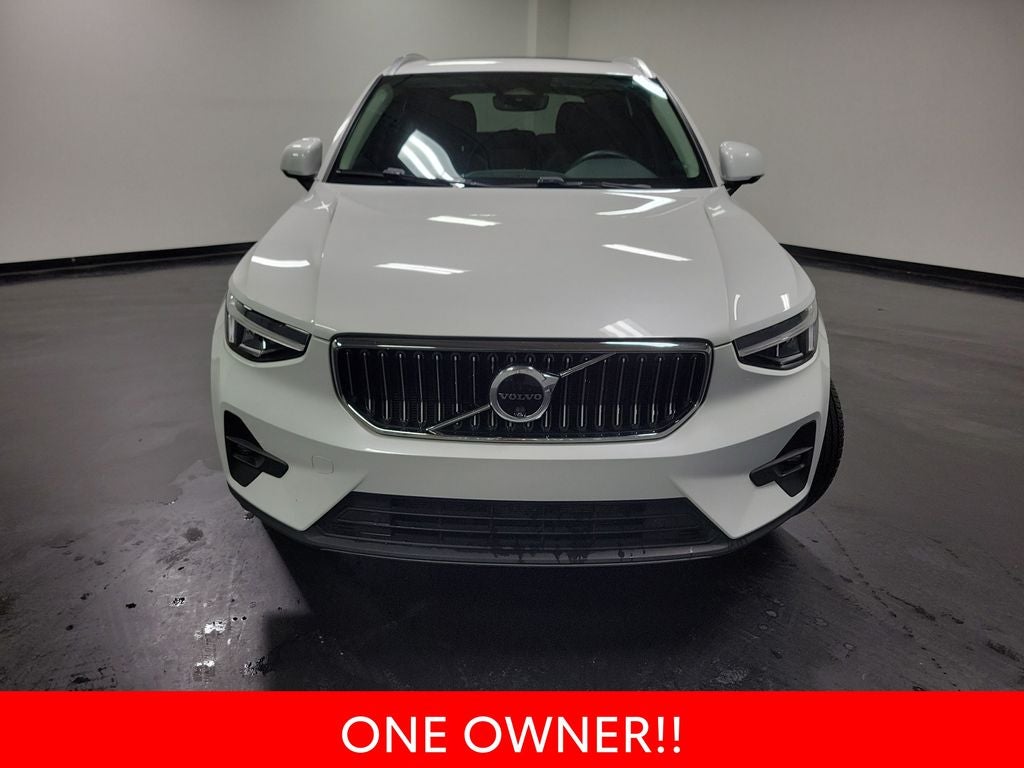2024 Volvo XC40 B5 Plus Bright Theme