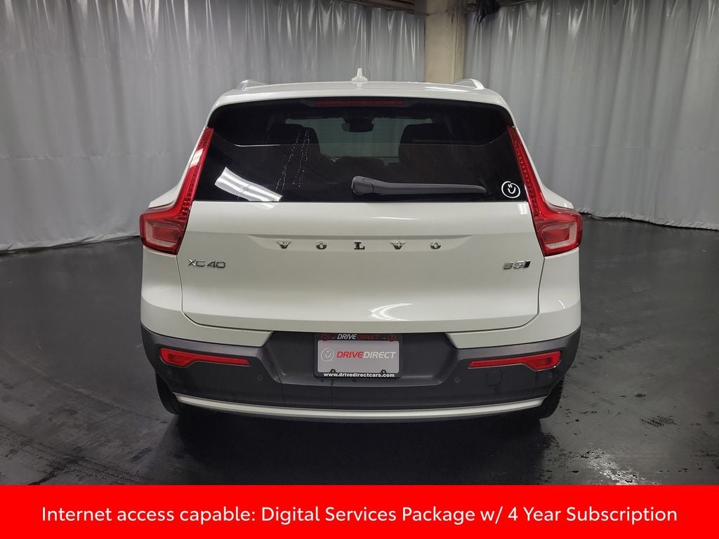 2024 Volvo XC40 B5 Plus Bright Theme