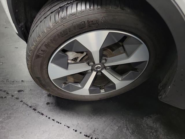 2024 Volvo XC40 B5 Plus Bright Theme