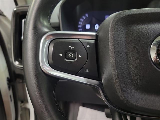 2024 Volvo XC40 B5 Plus Bright Theme