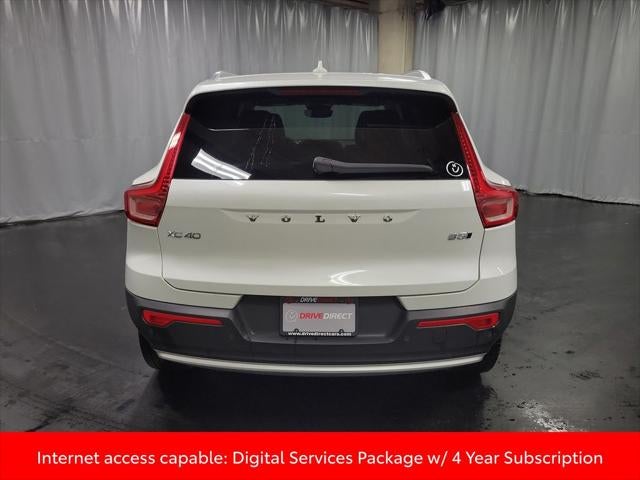 2024 Volvo XC40 B5 Plus Bright Theme