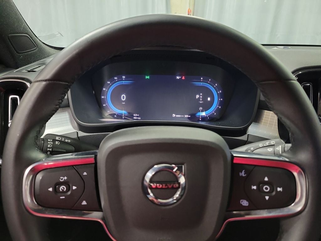 2024 Volvo XC40 B5 Core