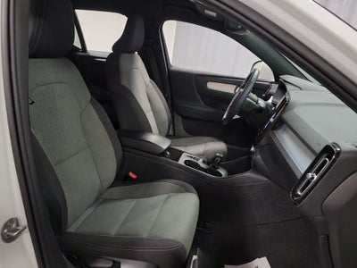 2024 Volvo XC40 B5 Core