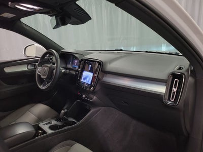 2024 Volvo XC40 B5 Core
