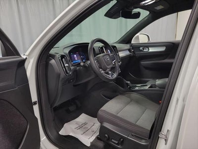 2024 Volvo XC40 B5 Core