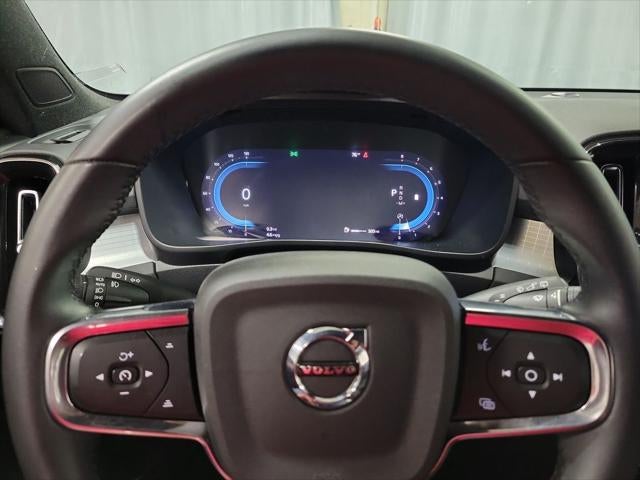 2024 Volvo XC40 B5 Core