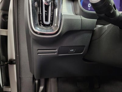2024 Volvo XC40 B5 Core