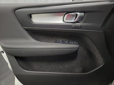 2024 Volvo XC40 B5 Core