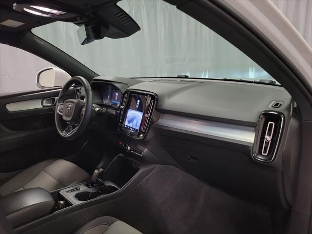 2024 Volvo XC40 B5 Core