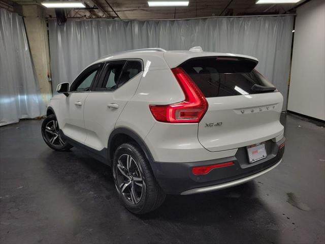 2024 Volvo XC40 B5 Core
