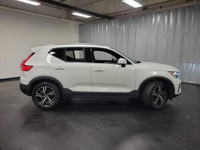 2024 Volvo XC40 B5 Core