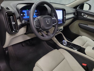 2024 Volvo XC40 B5 Plus Dark Theme