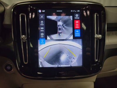 2024 Volvo XC40 B5 Plus Dark Theme