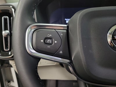 2024 Volvo XC40 B5 Plus Dark Theme