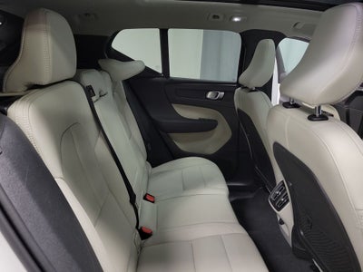 2024 Volvo XC40 B5 Plus Dark Theme
