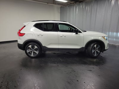 2024 Volvo XC40 B5 Plus Dark Theme