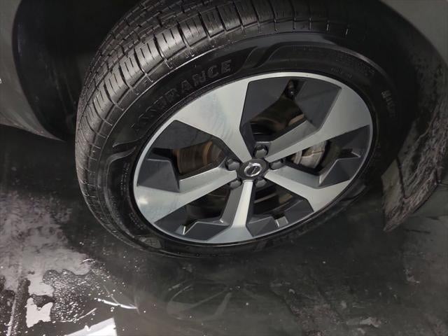 2024 Volvo XC40 B5 Plus Dark Theme
