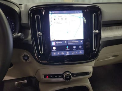2024 Volvo XC40 B5 Plus Dark Theme