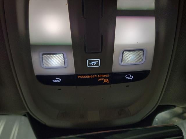 2024 Volvo XC40 B5 Plus Dark Theme