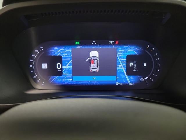2024 Volvo XC40 B5 Plus Dark Theme