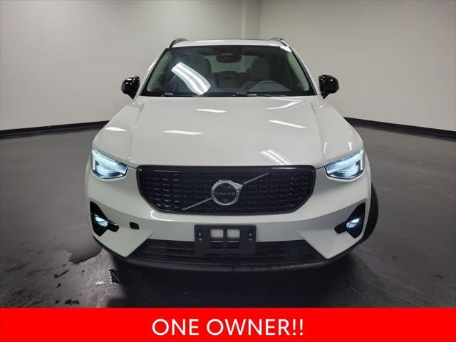 2024 Volvo XC40 B5 Plus Dark Theme