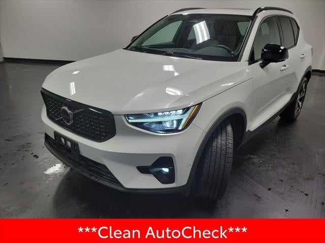 2024 Volvo XC40 B5 Plus Dark Theme