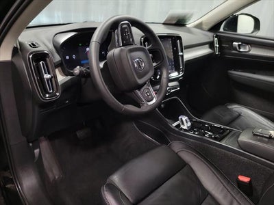 2023 Volvo XC40 B5 Plus Bright Theme