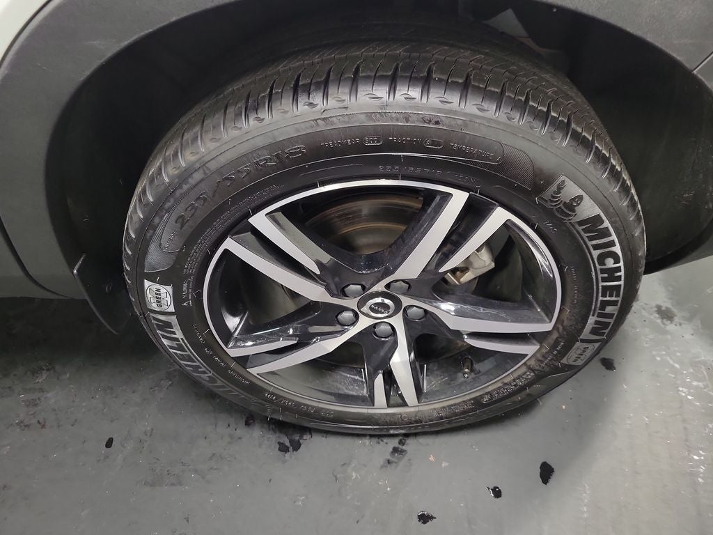 2023 Volvo XC40 B5 Core