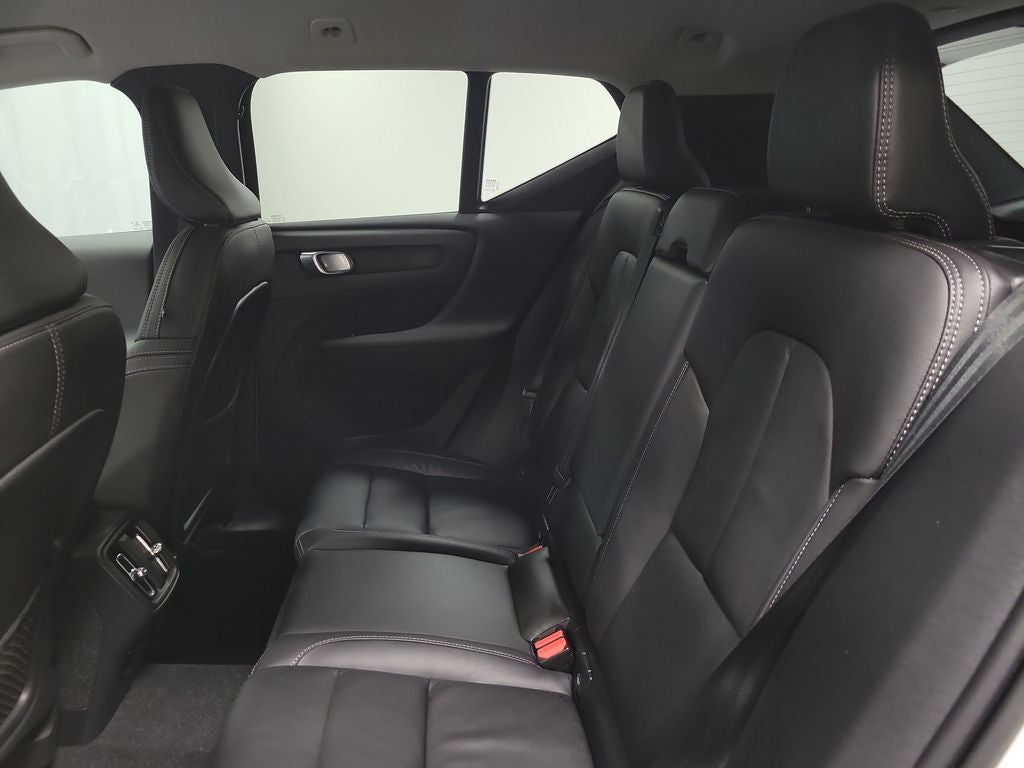 2023 Volvo XC40 B5 Core