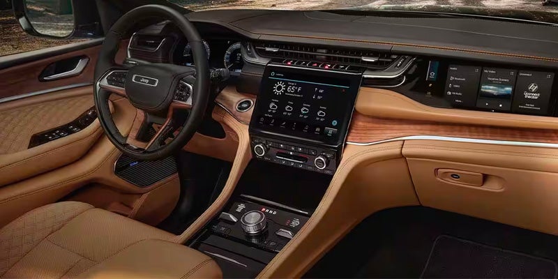 2025 Jeep Grand Cherokee interior